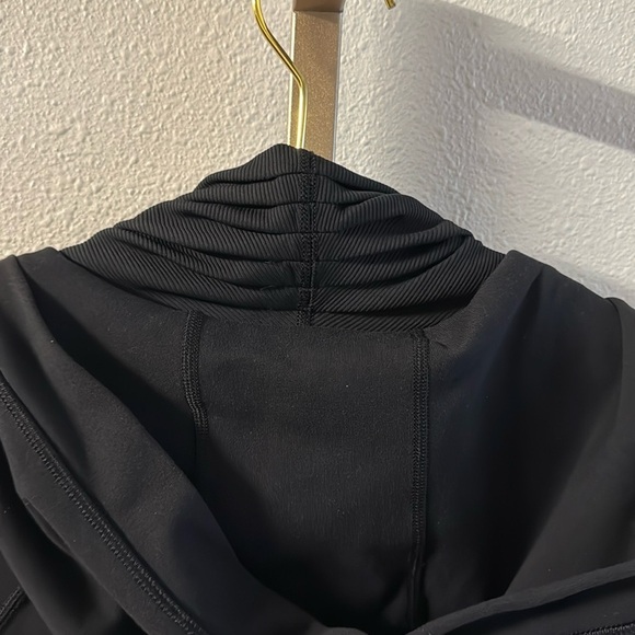 Lululemon dance studio Black Jacket - Picture 10 of 11